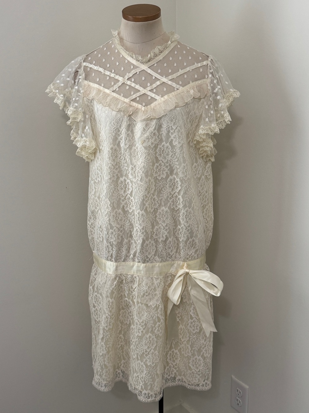 Gunne Sax by Jessica McClintock Ivory Lace Swiss Dot Drop Waist Midi Dress
